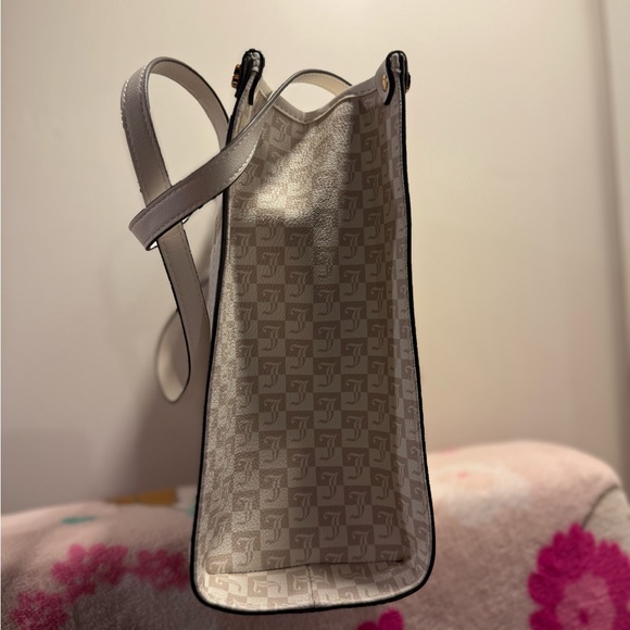 Juicy Couture Miss Juicy Tote and wallet charm white Crystal NWT Spring 2026 - Picture 5 of 8